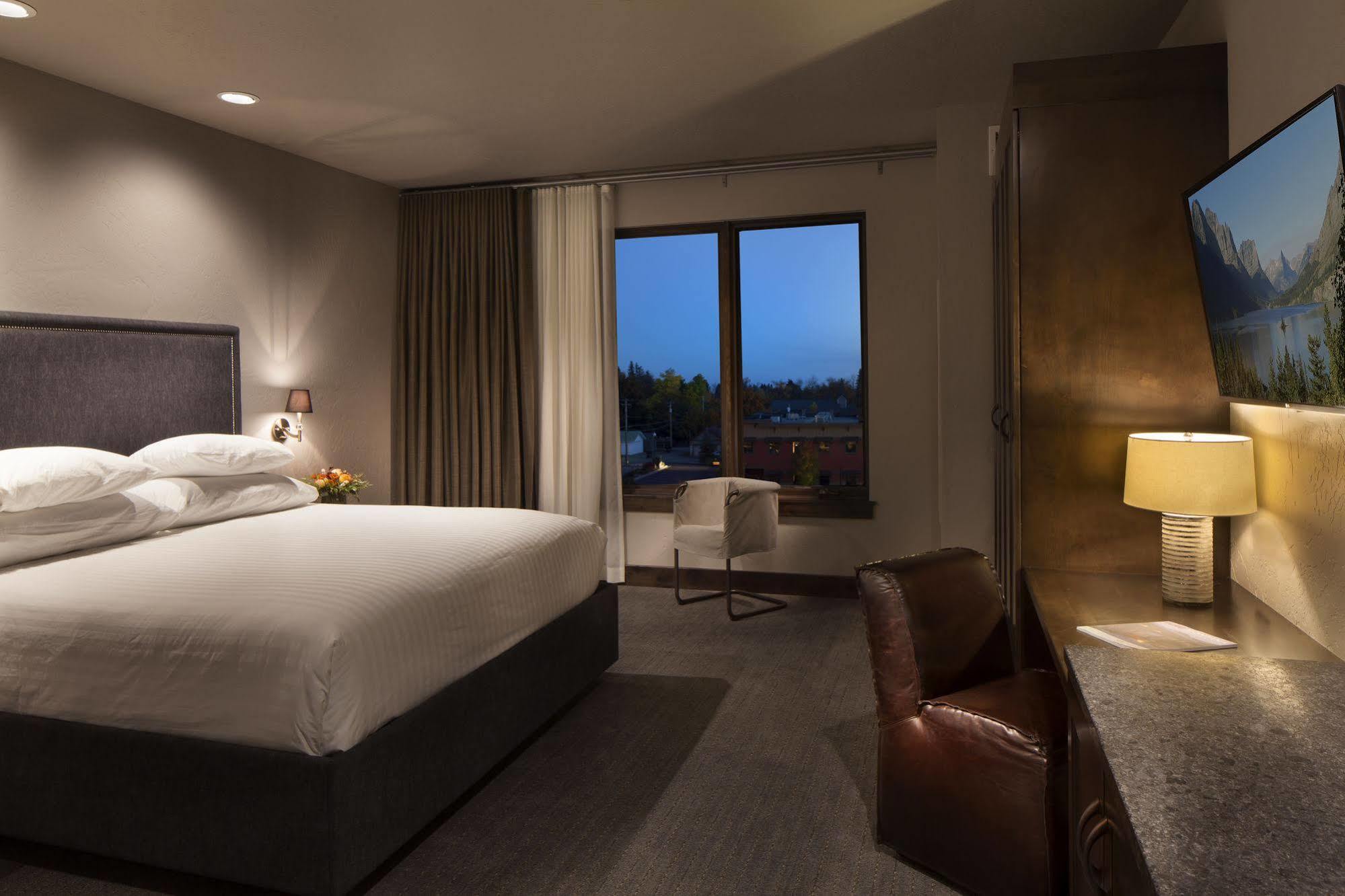 Firebrand Hotel Whitefish Bagian luar foto