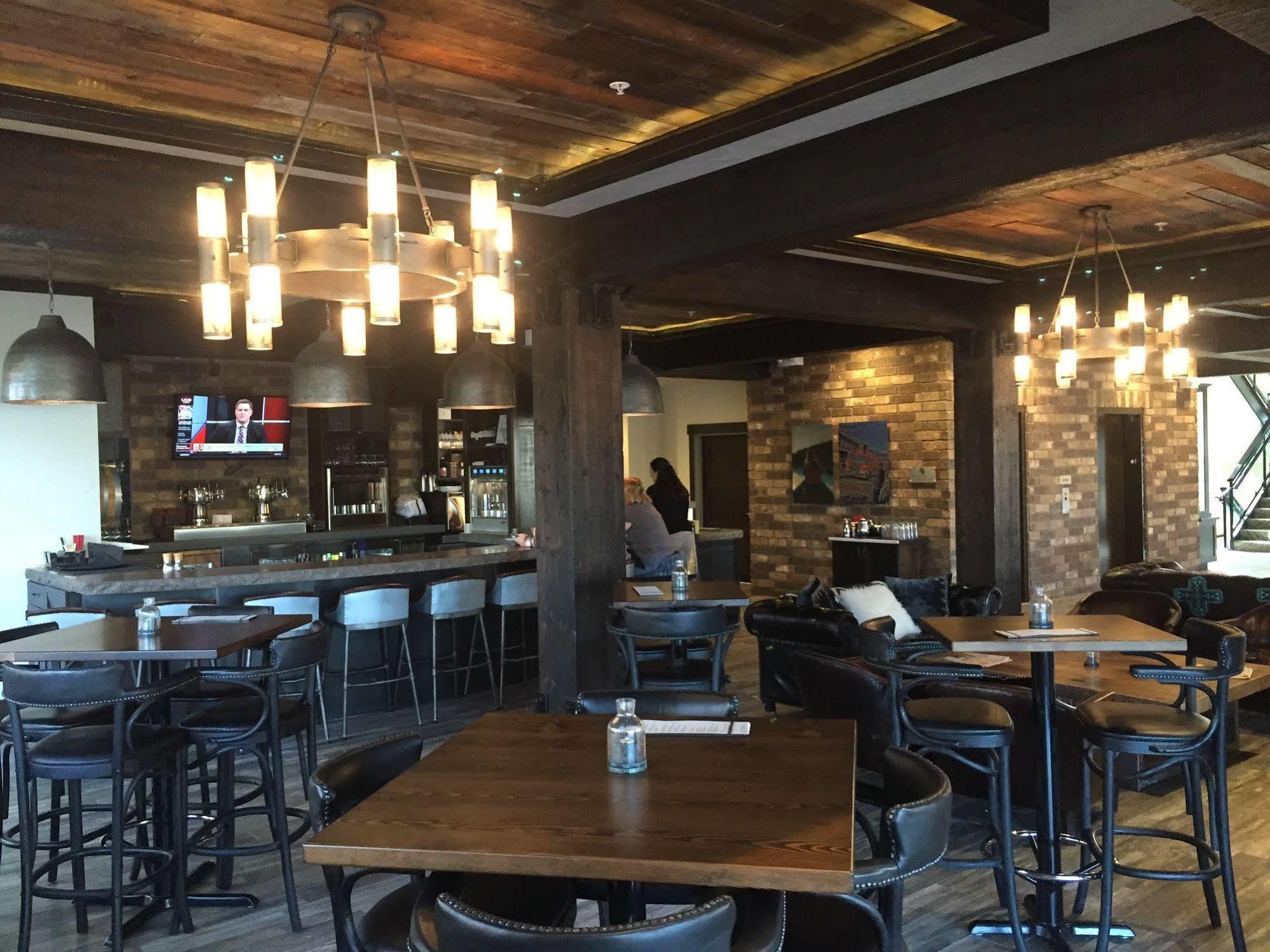 Firebrand Hotel Whitefish Bagian luar foto