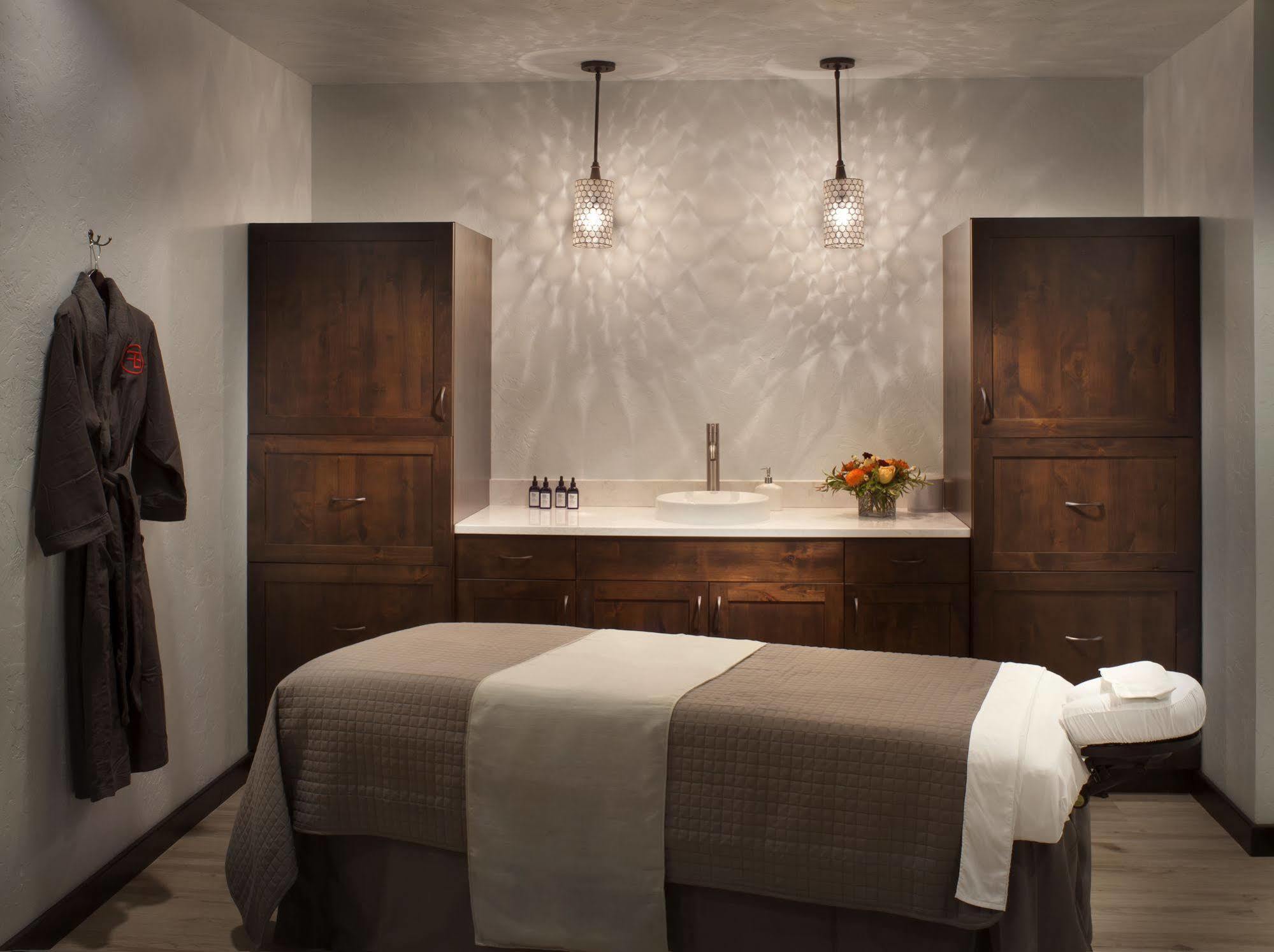 Firebrand Hotel Whitefish Bagian luar foto